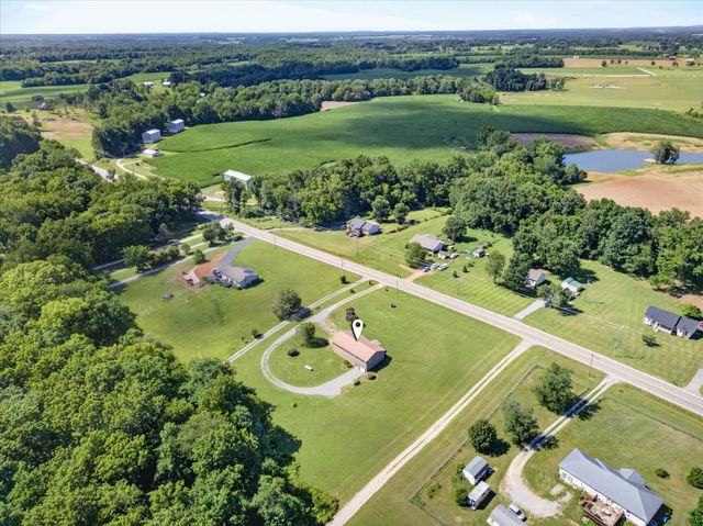 6702 Highway 41, N, Cedar Hill, TN 37032