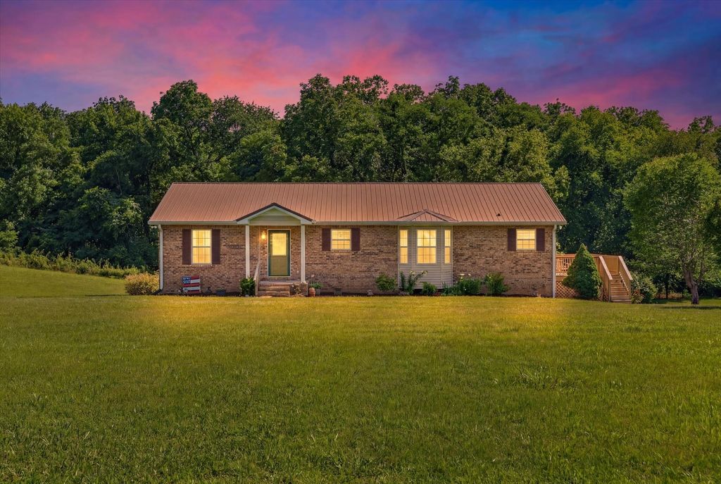 6702 Highway 41, N, Cedar Hill, TN 37032