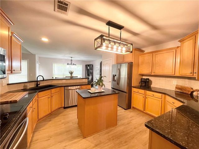5313 Shadow Walk Way, Gainesville, GA 30507