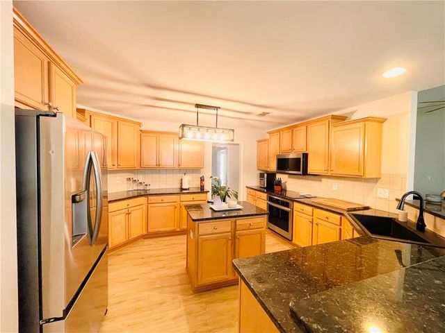 5313 Shadow Walk Way, Gainesville, GA 30507