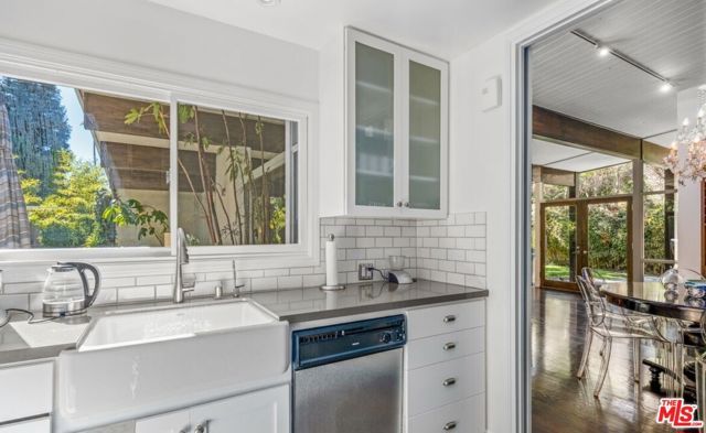 2530 Hutton Drive, Beverly Hills, CA 90210