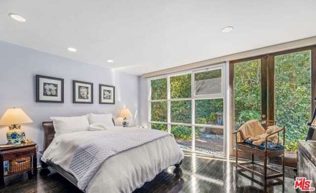 2530 Hutton Drive, Beverly Hills, CA 90210