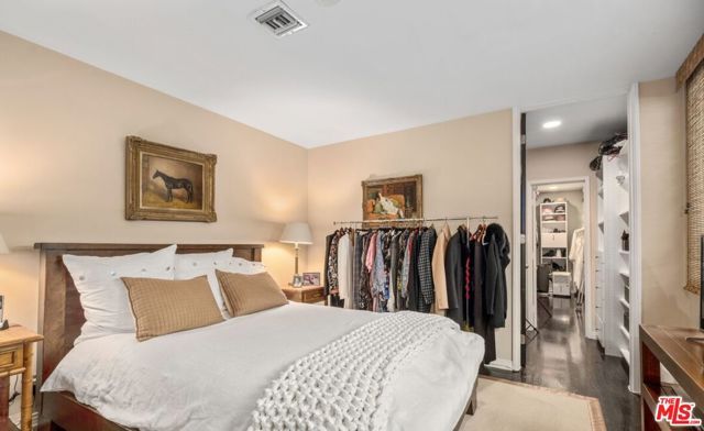 2530 Hutton Drive, Beverly Hills, CA 90210