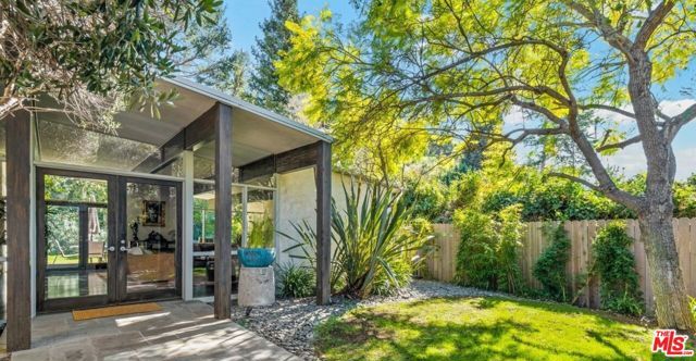 2530 Hutton Drive, Beverly Hills, CA 90210