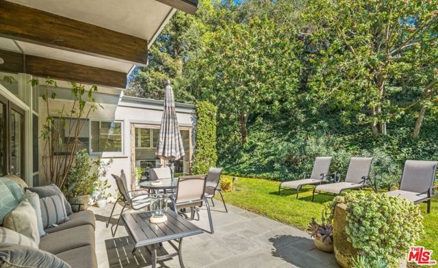 2530 Hutton Drive, Beverly Hills, CA 90210