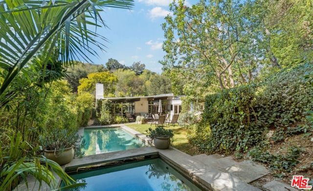 2530 Hutton Drive, Beverly Hills, CA 90210