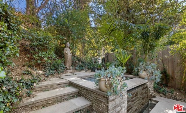 2530 Hutton Drive, Beverly Hills, CA 90210