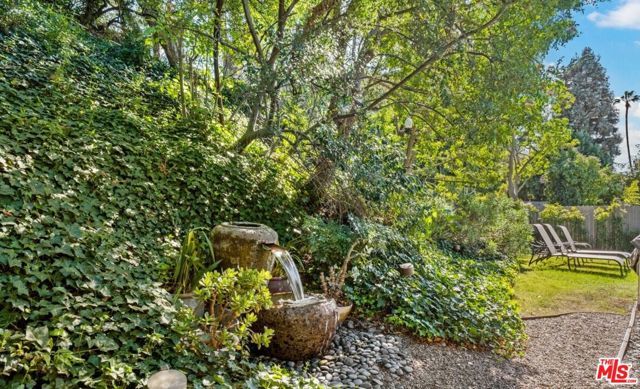 2530 Hutton Drive, Beverly Hills, CA 90210