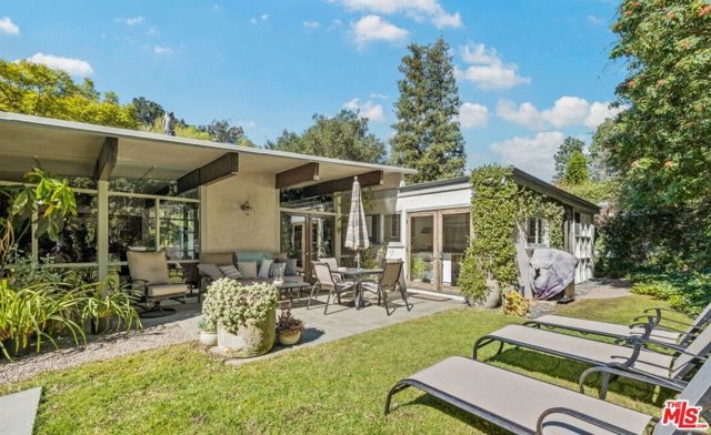 2530 Hutton Drive, Beverly Hills, CA 90210