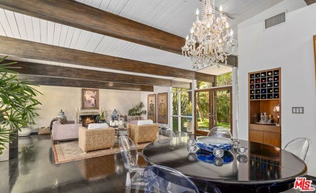 2530 Hutton Drive, Beverly Hills, CA 90210