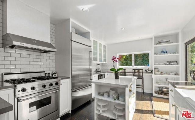 2530 Hutton Drive, Beverly Hills, CA 90210