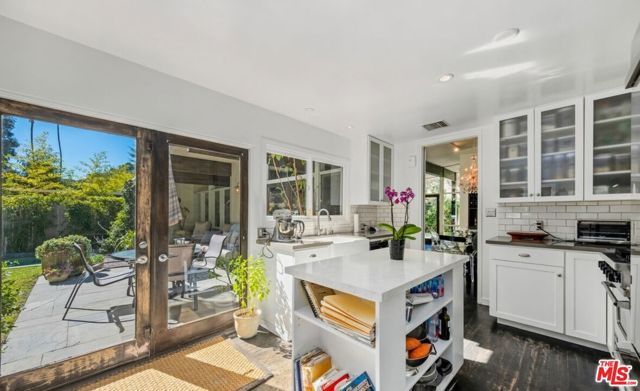 2530 Hutton Drive, Beverly Hills, CA 90210