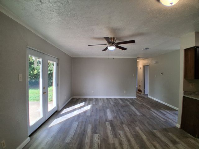 3205 Pacesetter Drive, Dallas, TX 75241