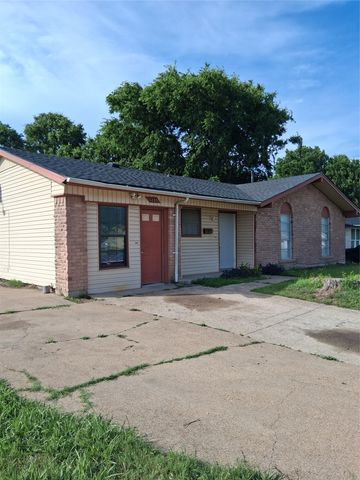 3205 Pacesetter Drive, Dallas, TX 75241