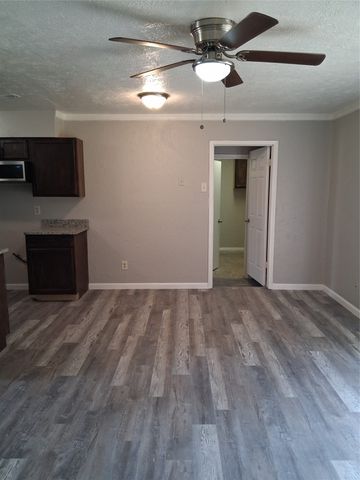3205 Pacesetter Drive, Dallas, TX 75241