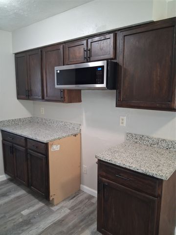 3205 Pacesetter Drive, Dallas, TX 75241