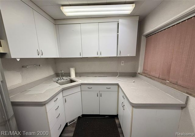 24326 W Warren Street, Dearborn Heights, MI 48127