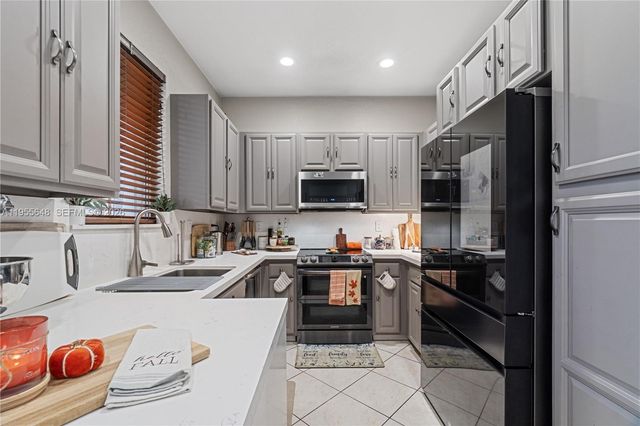 21101 NW 14th Pl 5, Miami Gardens, FL 33169