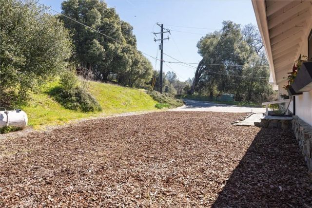 42324 Buckeye Road, Oakhurst, CA 93644