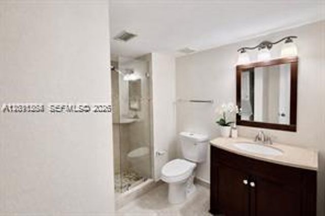 16168 Laurel Dr 201, Weston, FL 33326