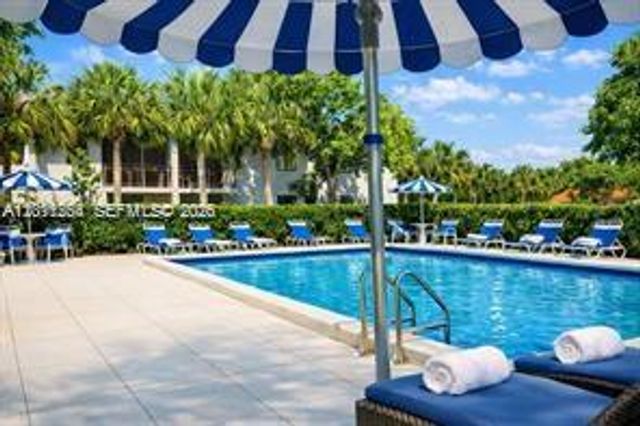 16168 Laurel Dr 201, Weston, FL 33326
