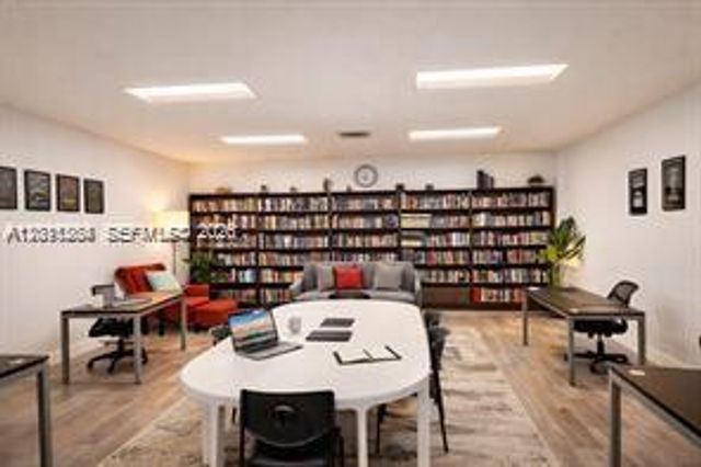 16168 Laurel Dr 201, Weston, FL 33326