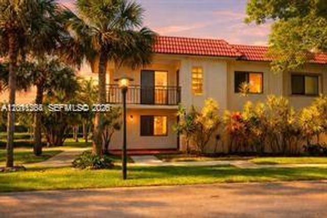 16168 Laurel Dr 201, Weston, FL 33326