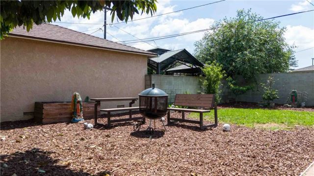 132 WEST 52ND ST, Long Beach, CA 90805