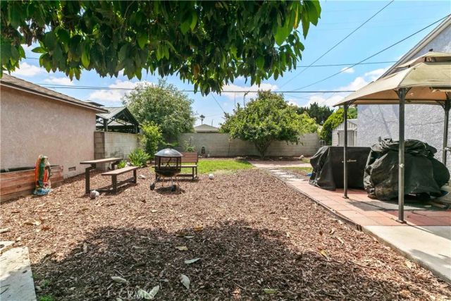 132 WEST 52ND ST, Long Beach, CA 90805