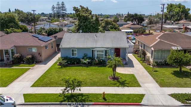 132 WEST 52ND ST, Long Beach, CA 90805