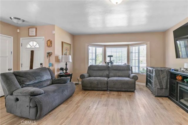 132 WEST 52ND ST, Long Beach, CA 90805