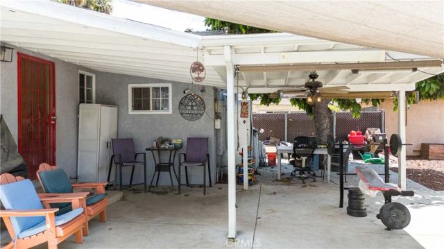 132 WEST 52ND ST, Long Beach, CA 90805