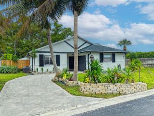 6062 Bania Wood Circle, Atlantis, FL 33462