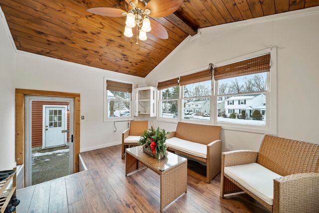 23 Parkhurst Drive, Nashua, NH 03062