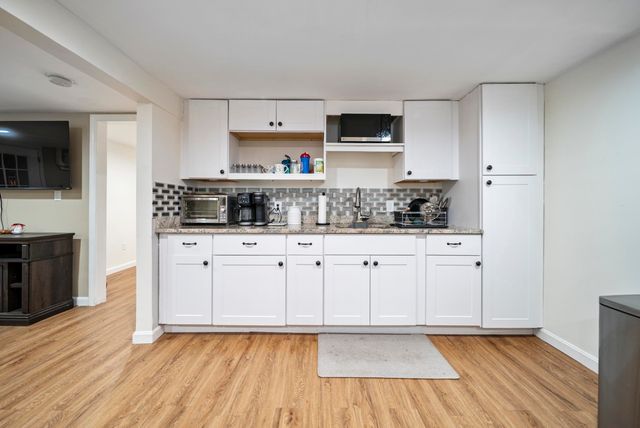 23 Parkhurst Drive, Nashua, NH 03062