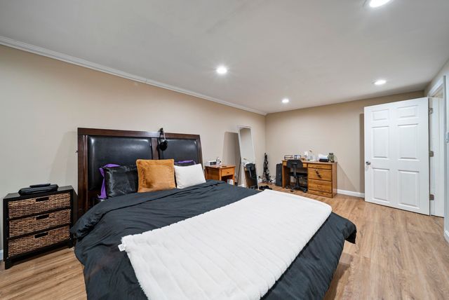 23 Parkhurst Drive, Nashua, NH 03062