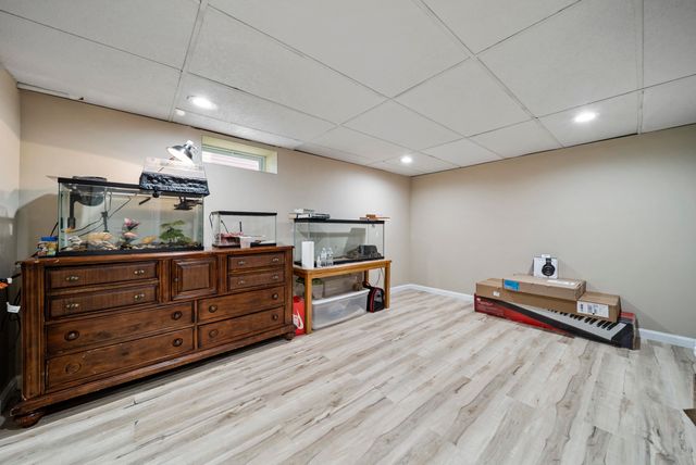 23 Parkhurst Drive, Nashua, NH 03062