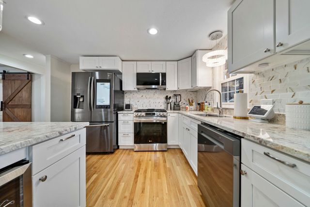 23 Parkhurst Drive, Nashua, NH 03062