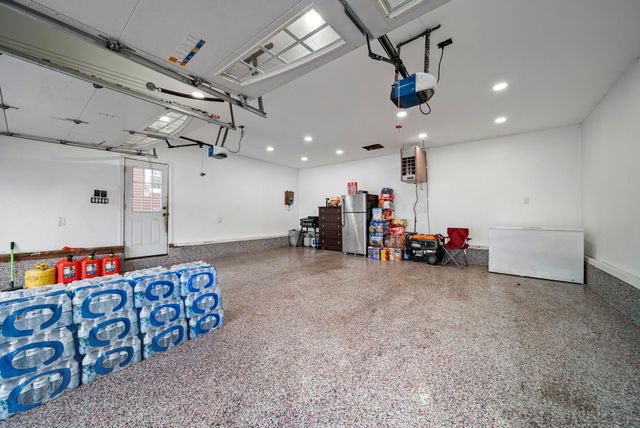 23 Parkhurst Drive, Nashua, NH 03062