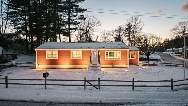 23 Parkhurst Drive, Nashua, NH 03062