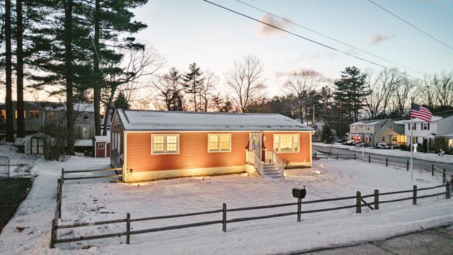 23 Parkhurst Drive, Nashua, NH 03062