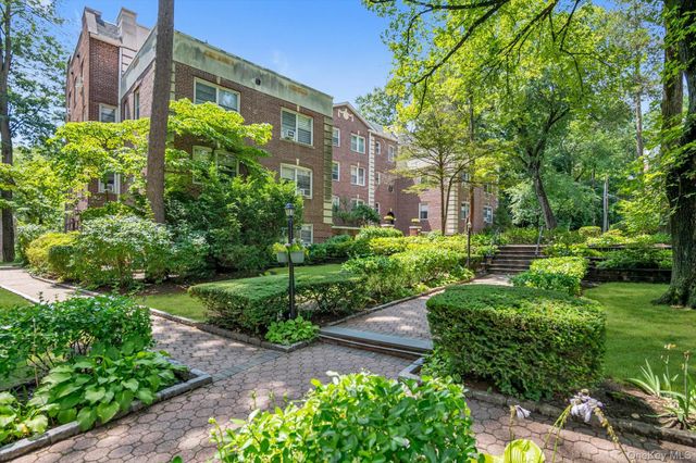 786 Palmer Road 1F, Bronxville, NY 10708