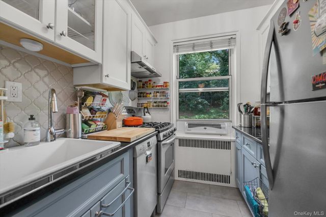 786 Palmer Road 1F, Bronxville, NY 10708