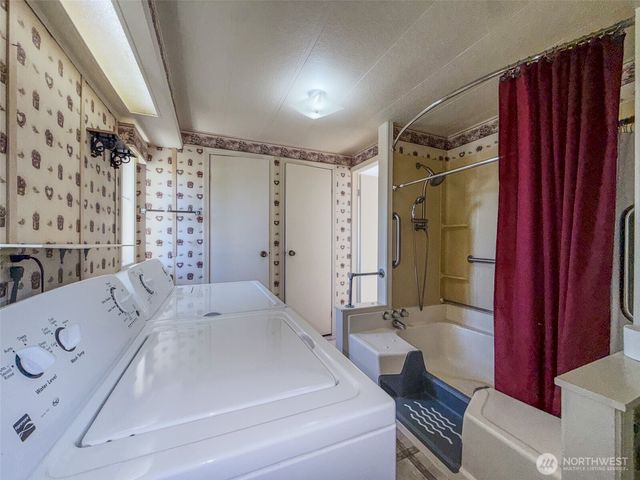 1885 Arnold Road, Coupeville, WA 98239