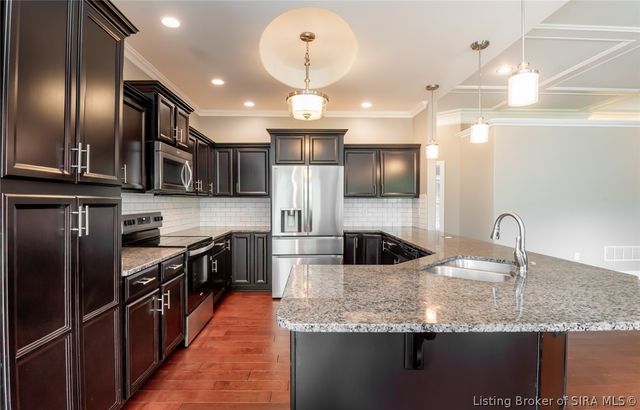 2018 Vincennes Place, Floyds Knobs, IN 47119