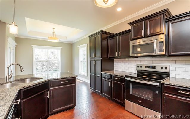 2018 Vincennes Place, Floyds Knobs, IN 47119