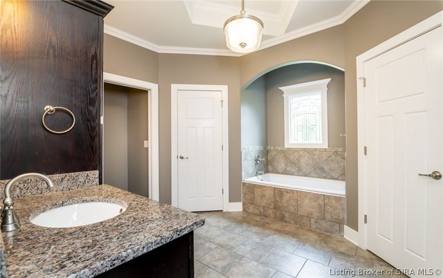 2018 Vincennes Place, Floyds Knobs, IN 47119