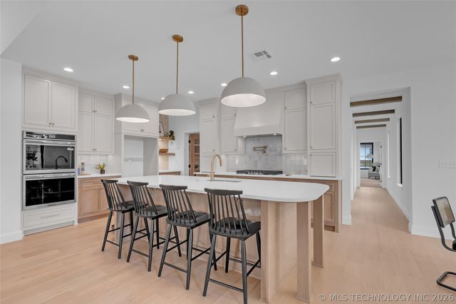 190 E Freeport Street, Broken Arrow, OK 74012