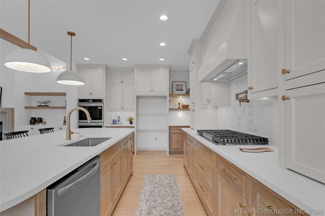 190 E Freeport Street, Broken Arrow, OK 74012