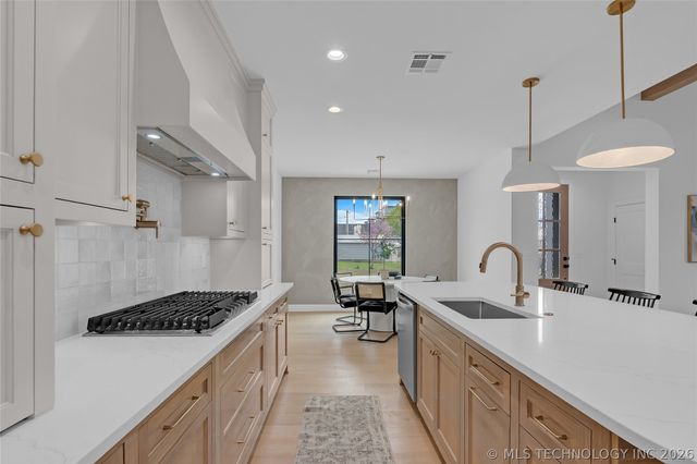 190 E Freeport Street, Broken Arrow, OK 74012